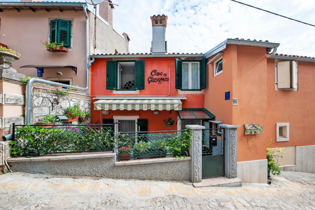 ロヴィニCasa Giuseppinaアパートメント エクステリア 写真